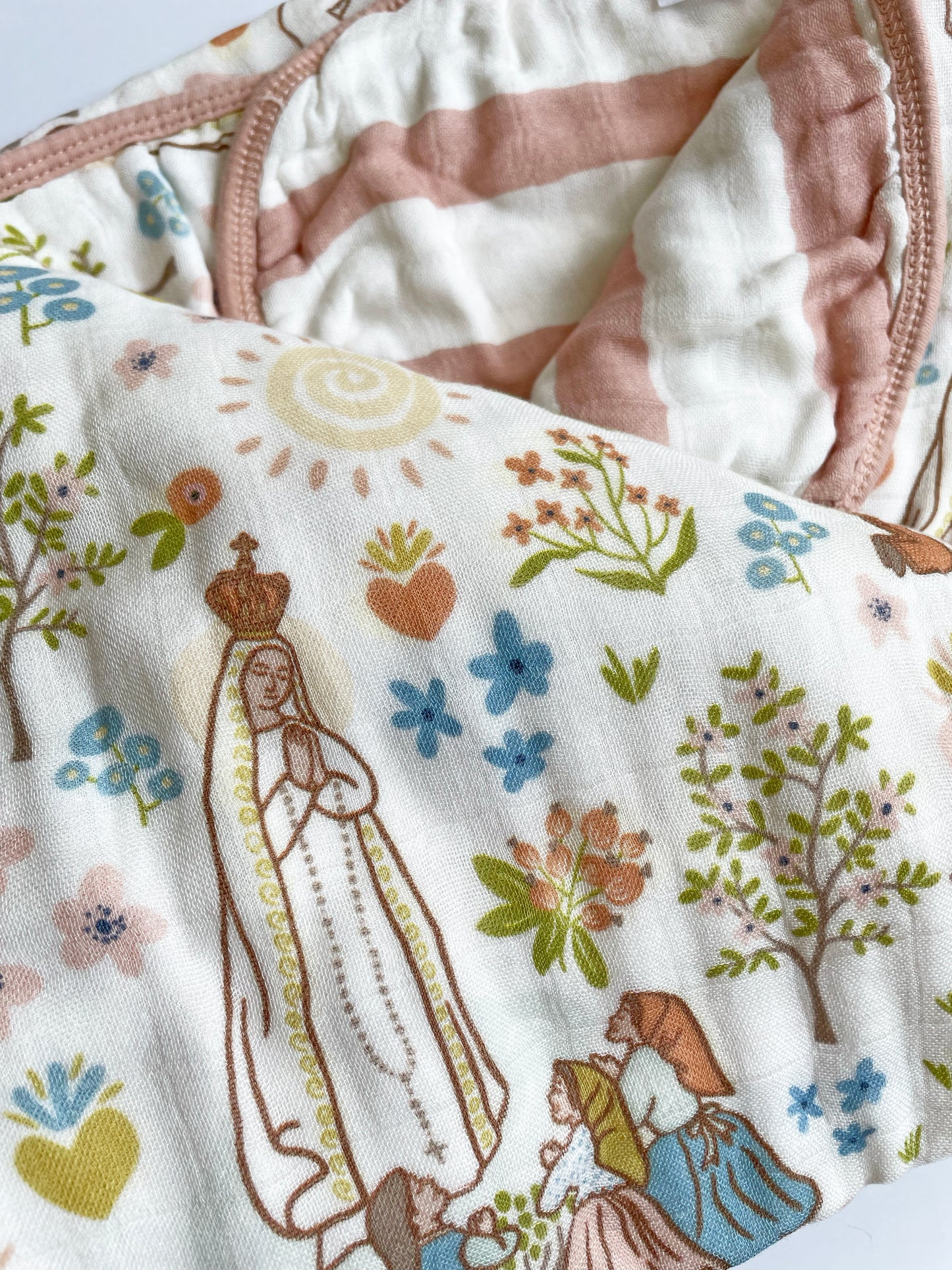 Our Lady of Fatima Muslin Deluxe Quilt