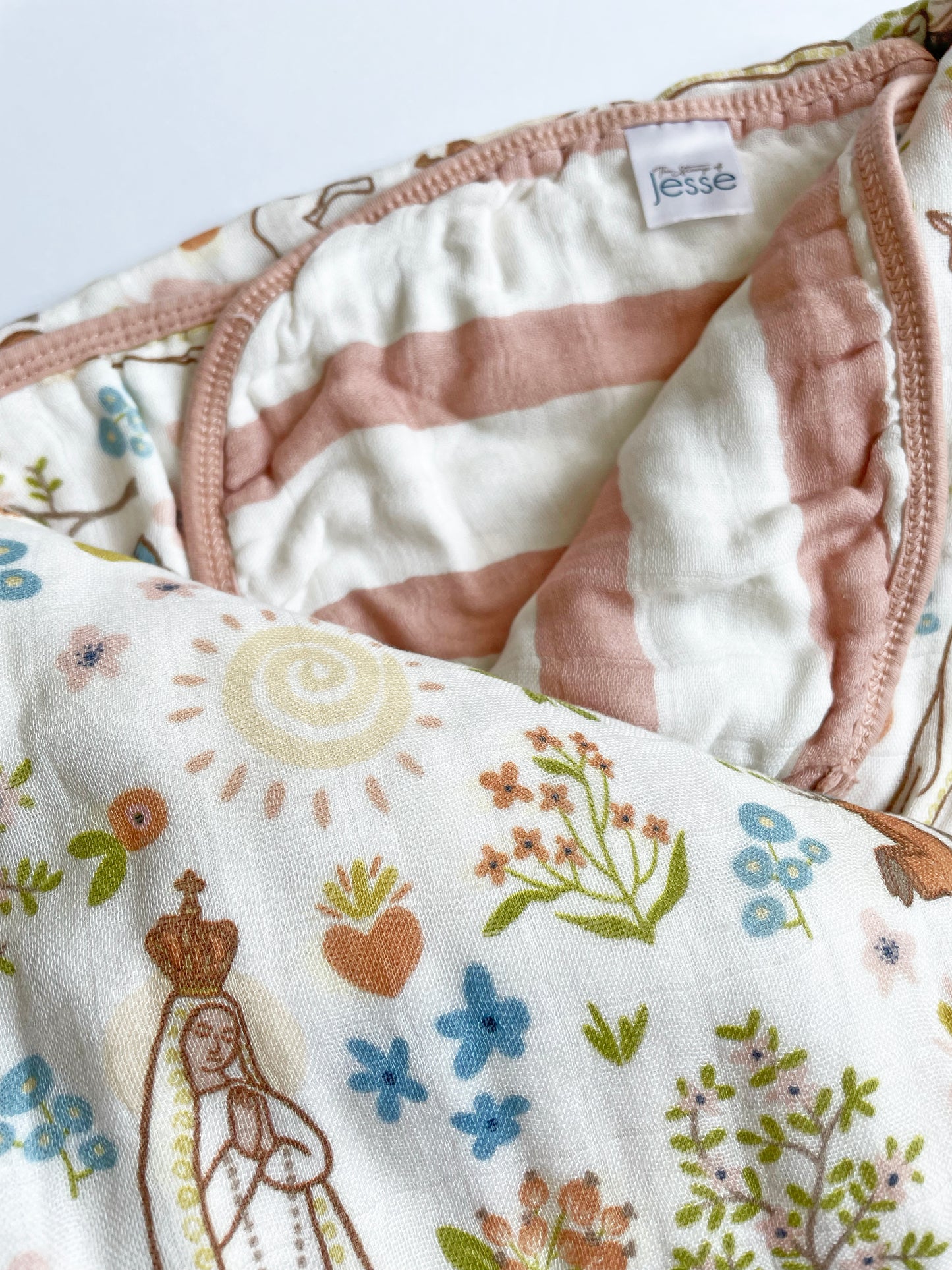 Our Lady of Fatima Muslin Deluxe Quilt