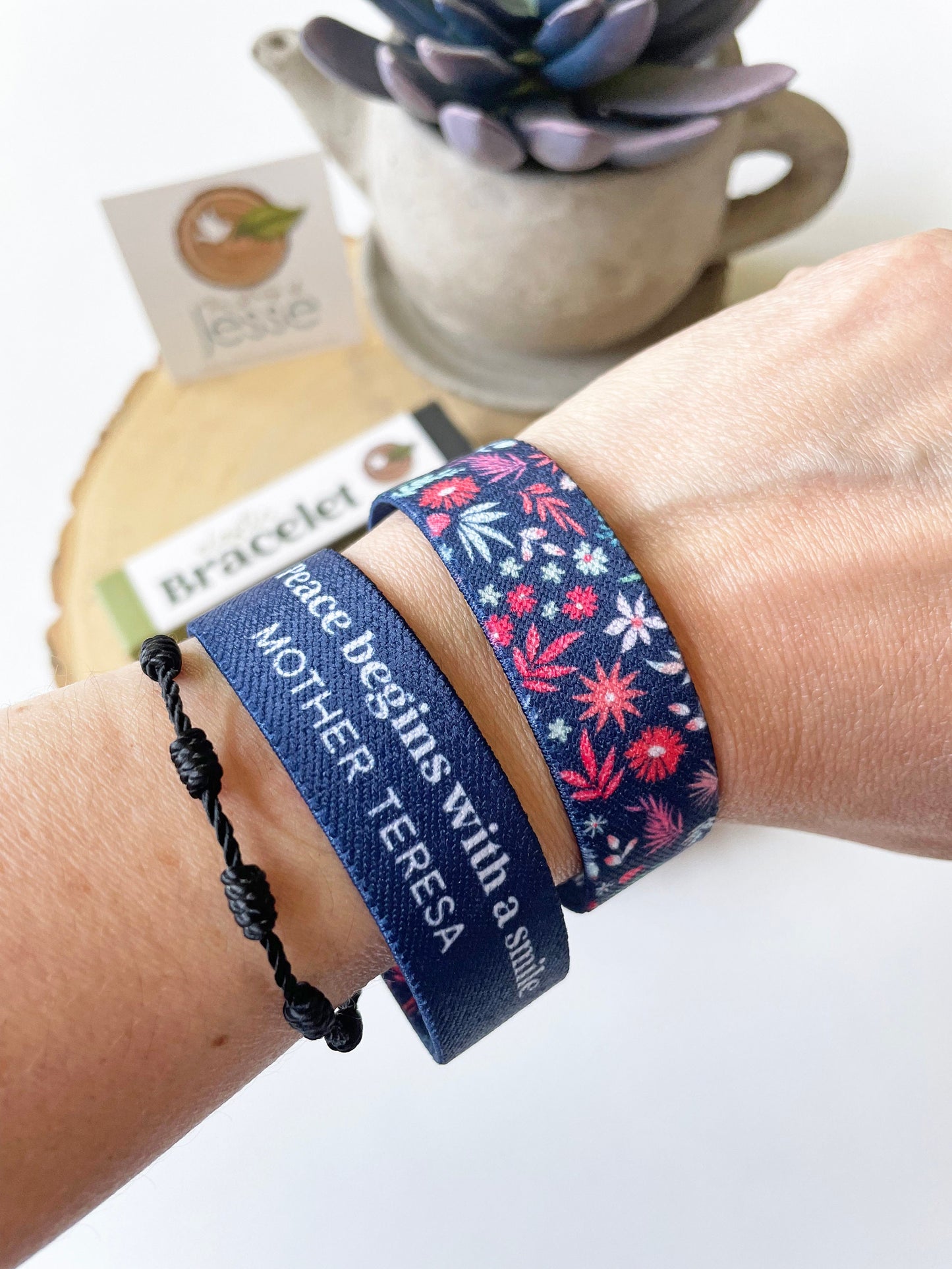 Mother Teresa | Reversible Elastic Bracelet