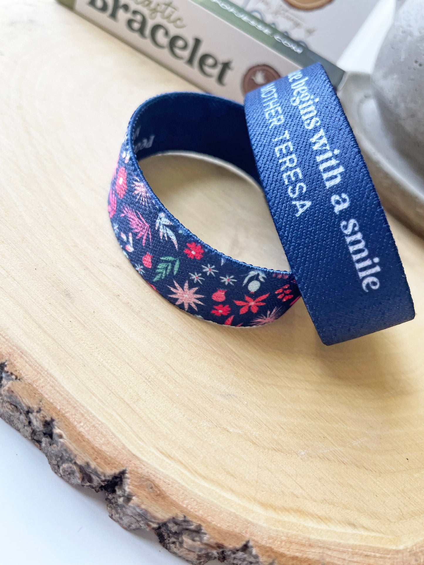 Mother Teresa | Reversible Elastic Bracelet